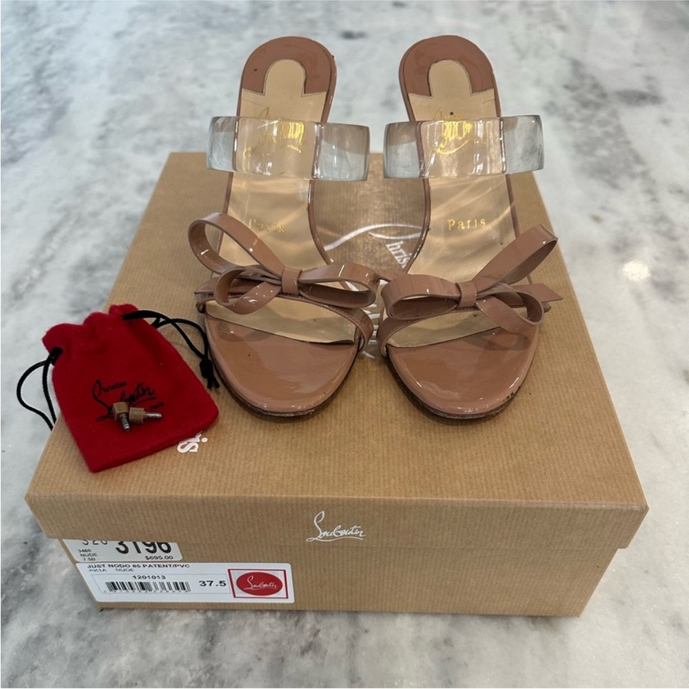 Christian Louboutin just Nodo, they still have so much life to give.